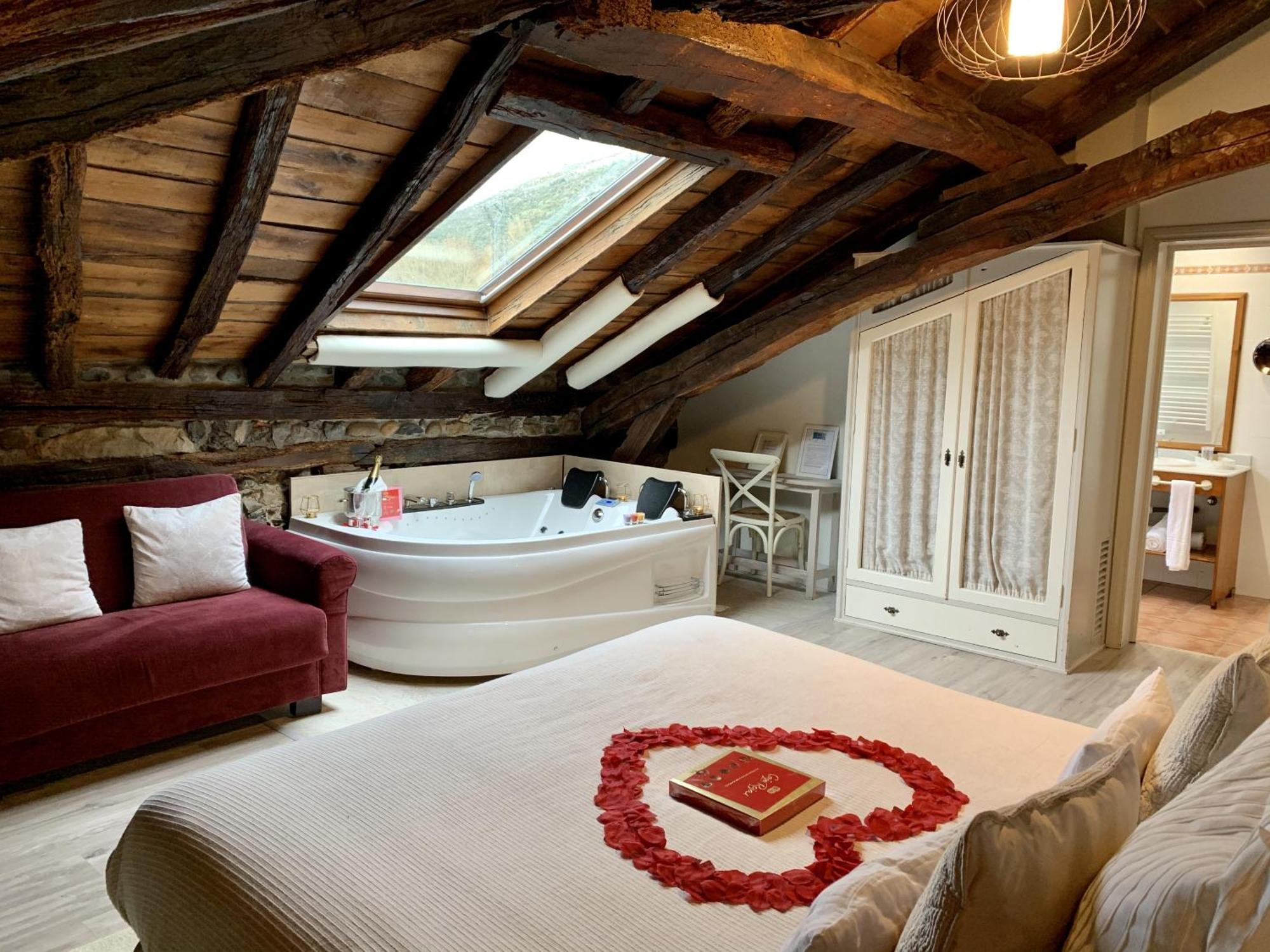 Akla Hotel Palacio Torre De Ruesga Calseca エクステリア 写真