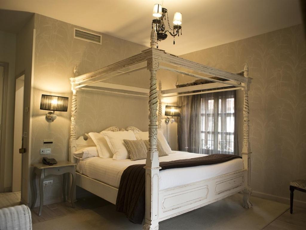 Akla Hotel Palacio Torre De Ruesga Calseca エクステリア 写真